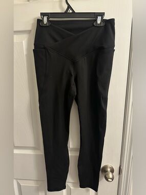 New Fabletics Oasis Crossover 7/8 XS Womens Black Leggings Pants